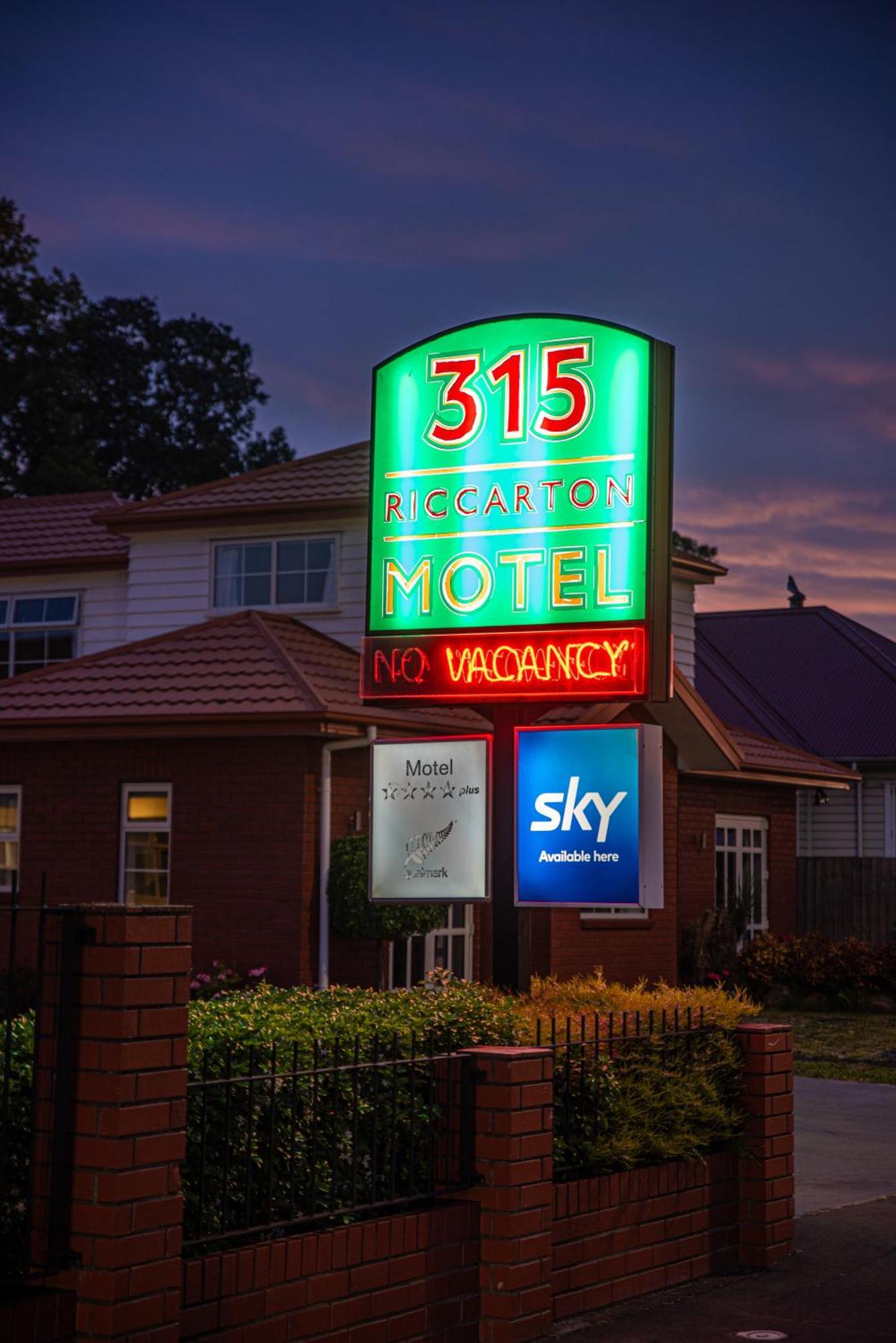 315 โมเทล ริกคาร์ตัน Motel ไครสต์เชิร์ช ภายนอก รูปภาพ